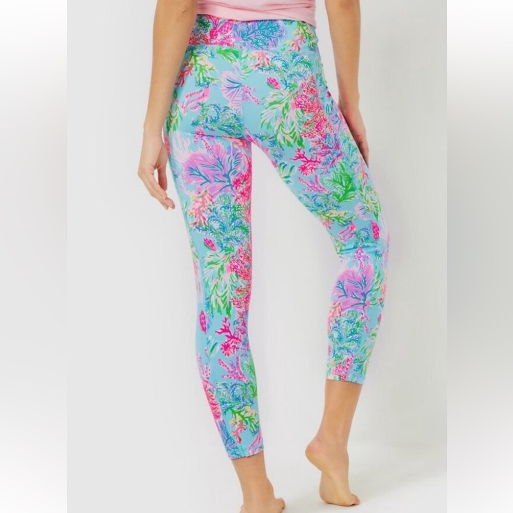 Lilly Pulitzer Weekender Leggings 💕🎉 - Picture 2 of 9